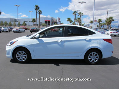 2012 Hyundai Accent  GLS
