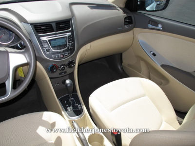 2012 Hyundai Accent  GLS