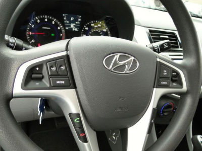 2013 Hyundai Accent  GLS