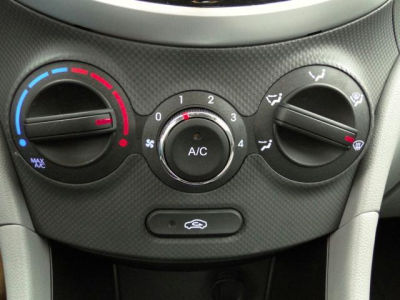 2013 Hyundai Accent  GLS