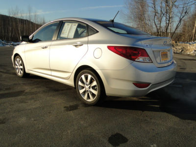 2013 Hyundai Accent  GLS