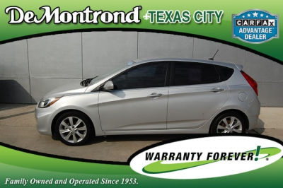 2012 Hyundai Accent  SE