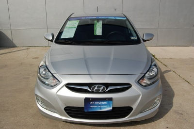 2012 Hyundai Accent  SE