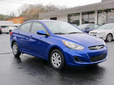 2012 Hyundai Accent  GLS