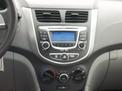 2012 Hyundai Accent  GLS