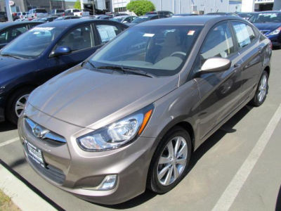 2013 Hyundai Accent GLS