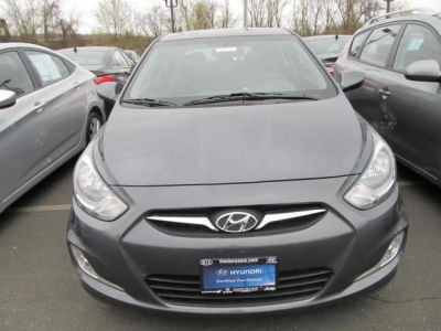 2012 Hyundai Accent SE