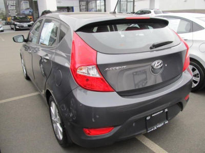 2012 Hyundai Accent SE