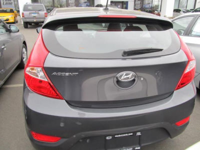 2012 Hyundai Accent SE
