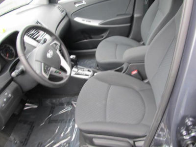 2012 Hyundai Accent SE