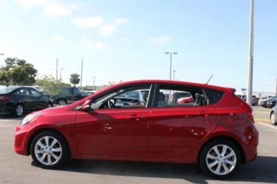 2013 Hyundai Accent  SE
