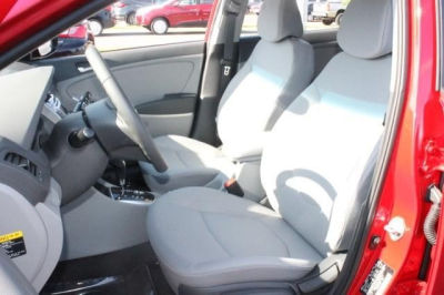 2013 Hyundai Accent  SE