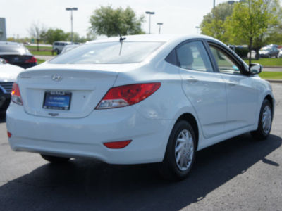 2012 Hyundai Accent GLS