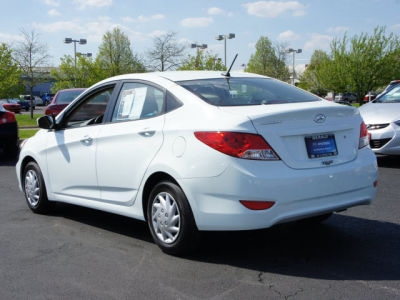 2012 Hyundai Accent GLS