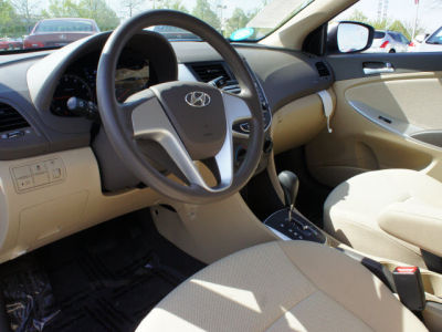 2012 Hyundai Accent GLS