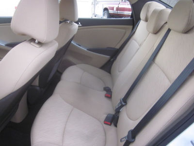 2012 Hyundai Accent  GLS