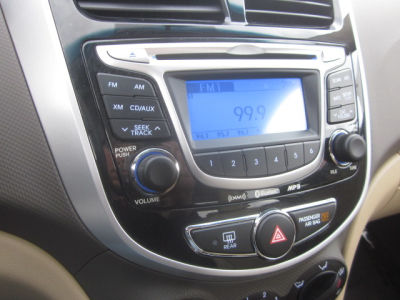 2012 Hyundai Accent  GLS