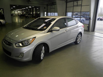 2012 Hyundai Accent  GLS