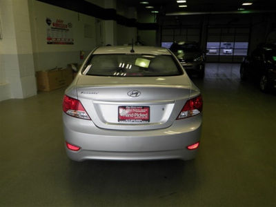 2012 Hyundai Accent  GLS