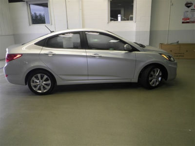 2012 Hyundai Accent  GLS
