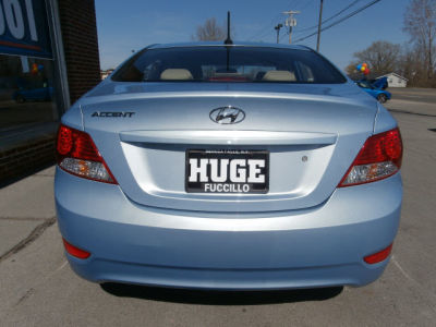 2012 Hyundai Accent GLS