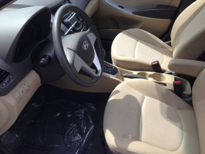 2012 Hyundai Accent GLS