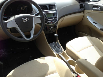2012 Hyundai Accent GLS