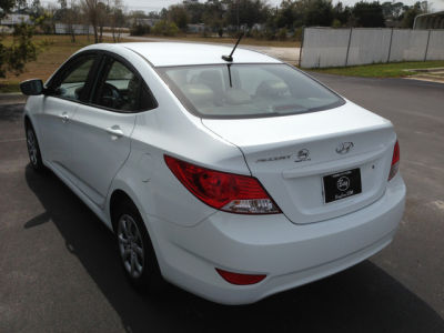 2012 Hyundai Accent GLS