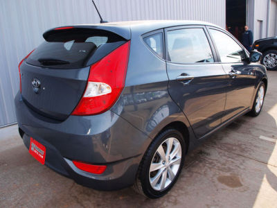 2012 Hyundai Accent  SE