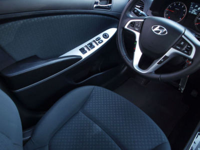 2012 Hyundai Accent  SE