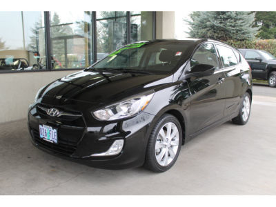2012 Hyundai Accent  SE