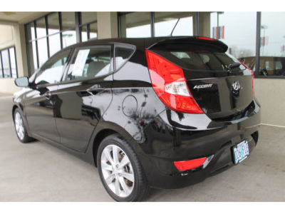 2012 Hyundai Accent  SE
