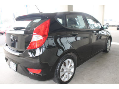 2012 Hyundai Accent  SE