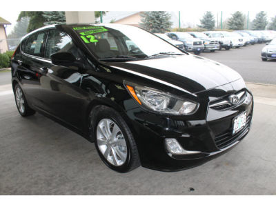 2012 Hyundai Accent  SE