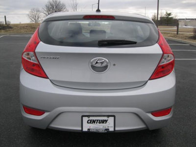 2013 Hyundai Accent  GS