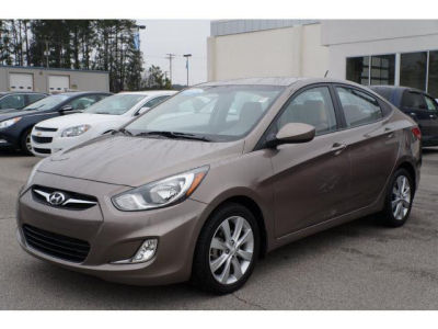 2012 Hyundai Accent  GLS