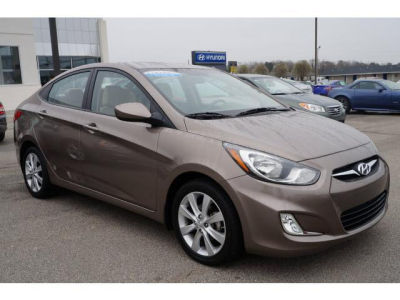 2012 Hyundai Accent  GLS