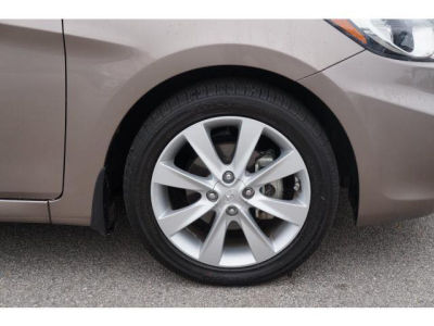 2012 Hyundai Accent  GLS