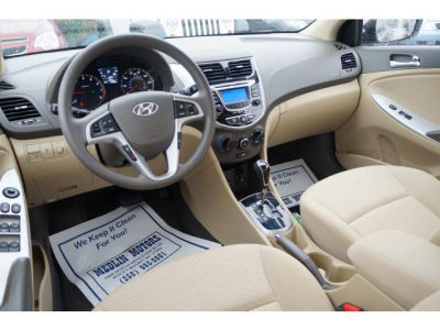 2012 Hyundai Accent  GLS