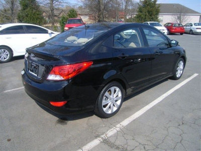 2012 Hyundai Accent  GLS