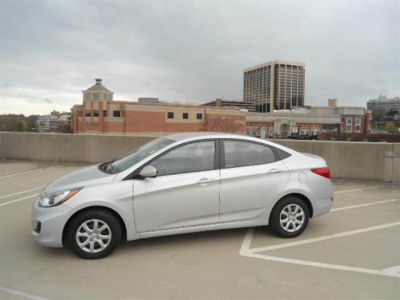2013 Hyundai Accent  GLS