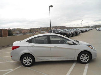 2013 Hyundai Accent  GLS