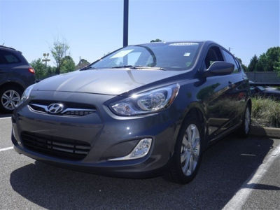 2012 Hyundai Accent  SE
