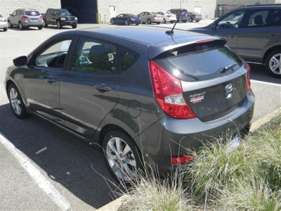 2012 Hyundai Accent  SE