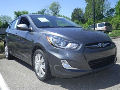 2012 Hyundai Accent  SE