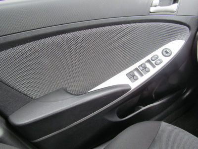 2012 Hyundai Accent  GS