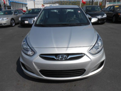 2012 Hyundai Accent  GLS