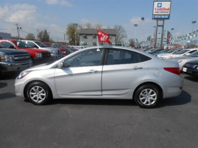2012 Hyundai Accent  GLS