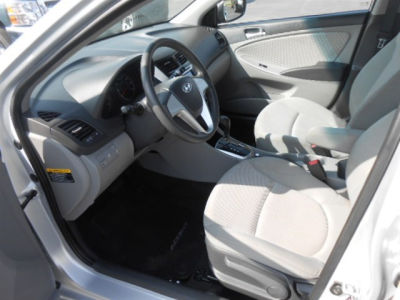 2012 Hyundai Accent  GLS