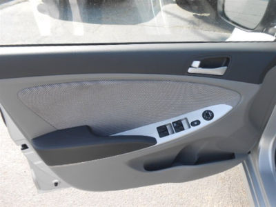 2012 Hyundai Accent  GLS